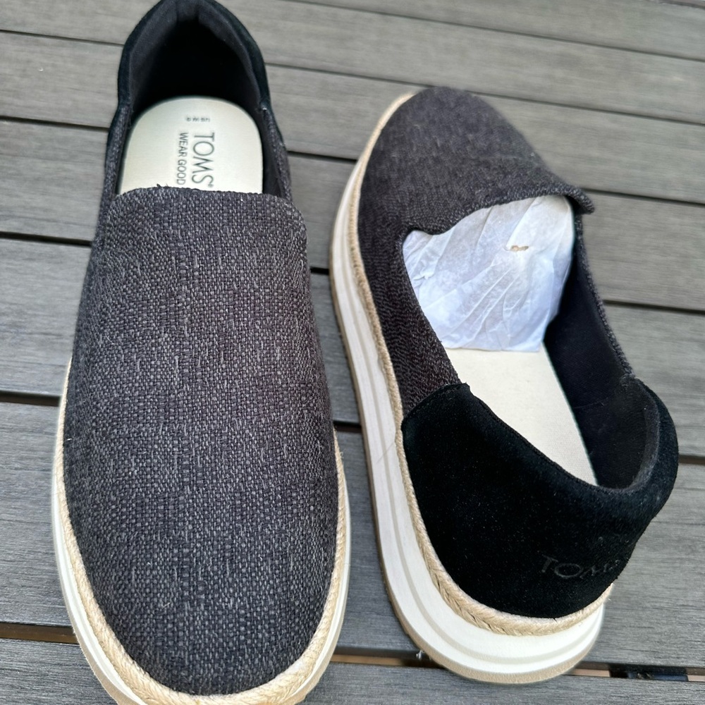 Tom’s 2 tone Jocelyn black